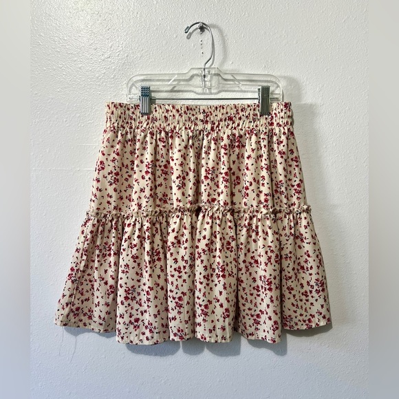 Princess Polly Floral Ruffle Tiered Mini Skirt - Size 4 (26") - Picture 6 of 11